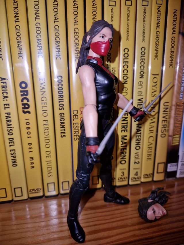 MARVEL LEGENDS ELEKTRA 