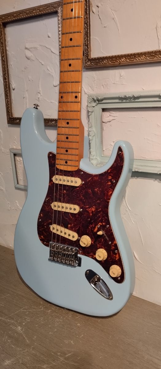 Strat Nitro Daphne blue