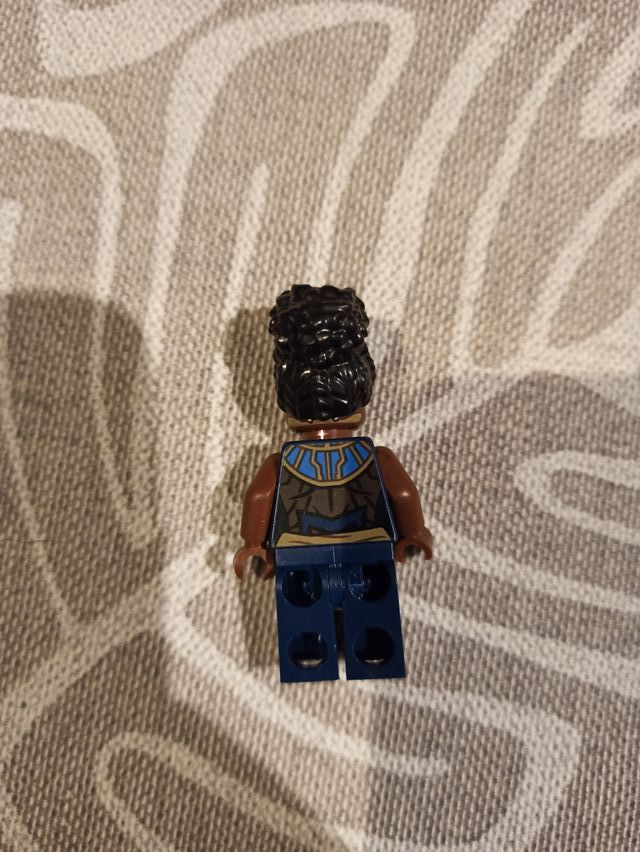 LEGO Minifigure sh735 Shuri - Dark Blue Top