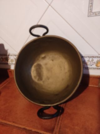 Caldero antiquísimo de cobre