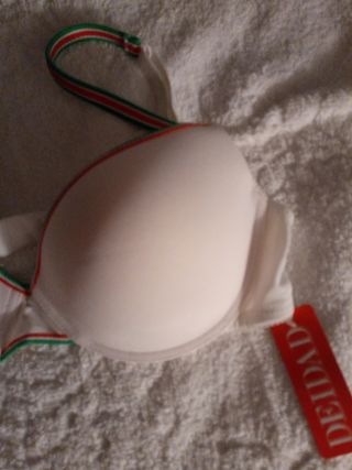 Sujetador con copas preformadas, sin estrenar