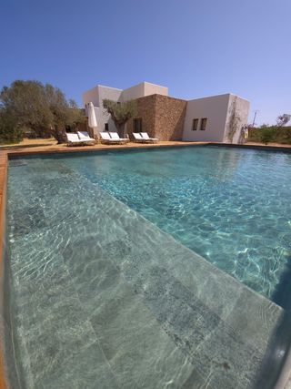 Técnicos en mantenimiento de piscinas