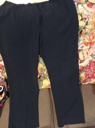 Pantalón tallas grandes. 54