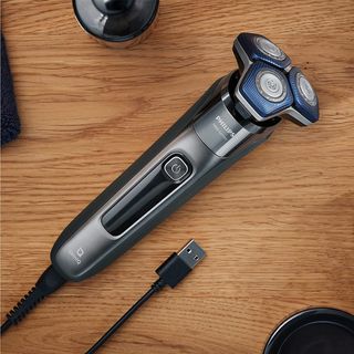 PHILIPS AFEITADORA ELECTRICA SERIE 7000