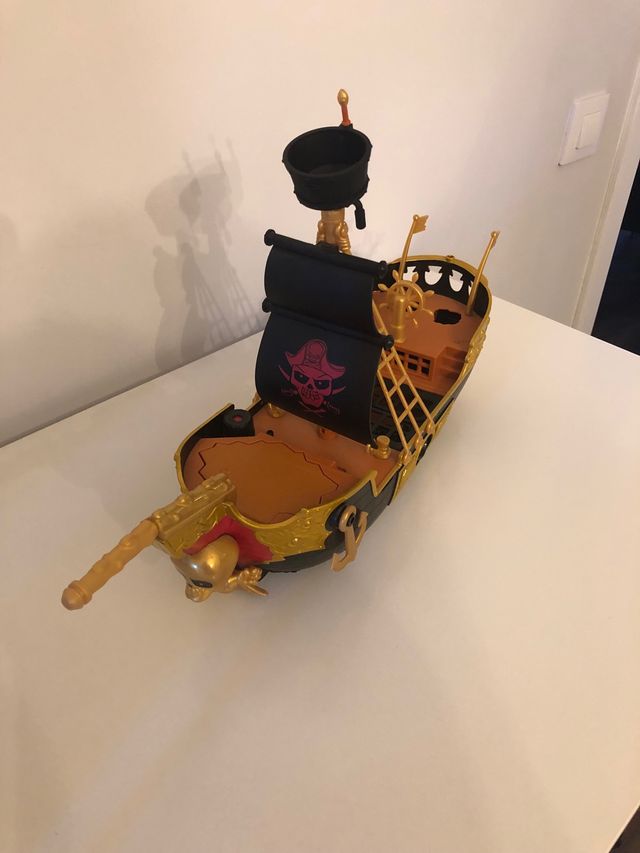 Barco pirata treasure x de segunda mano por 20 EUR en Leganés en WALLAPOP