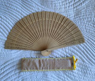 Abanico con funda