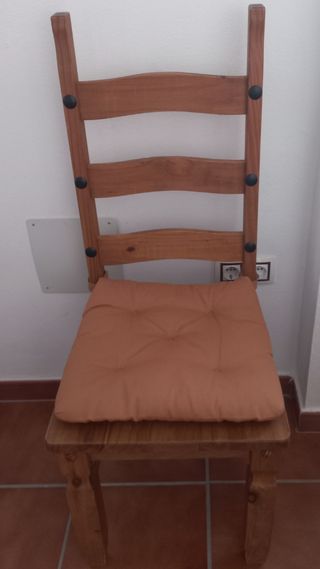Mesa madera maciza con 4 sillas