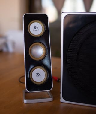 Altavoces Logitech z42.1 en buen estado