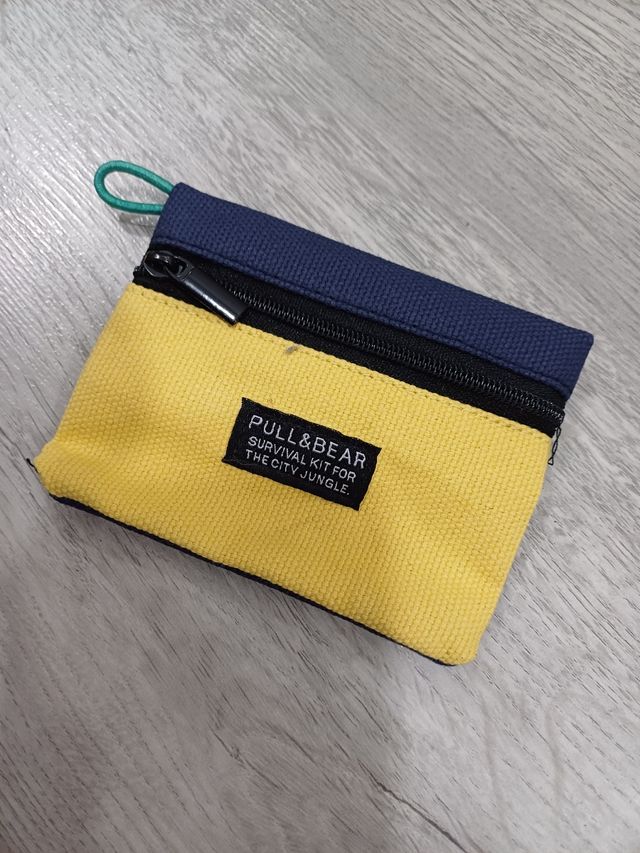 monedero pull and bear