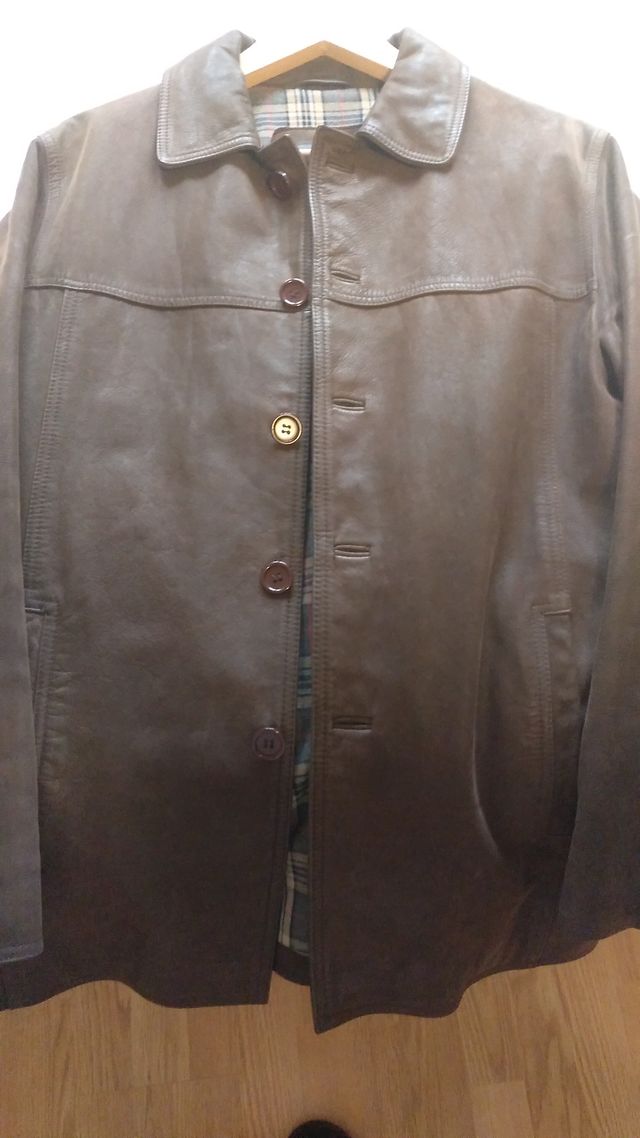 Chaqueta de piel 100% marca Zara