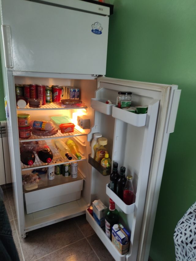 Nevera,enfría mucho en perfecto estado
