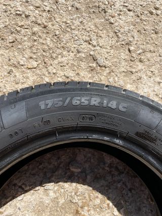 175/65/14C/90:88T. Vendo Neumático Ocasión!