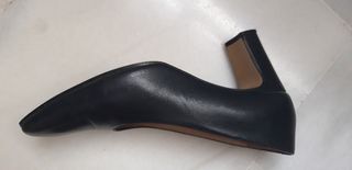 Zapatos de tacón, azul marino. Todo piel.