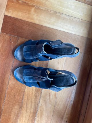 Zapatos de tacón azul marino 