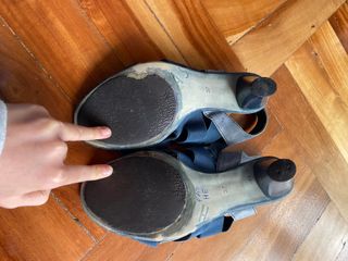 Zapatos de tacón azul marino 