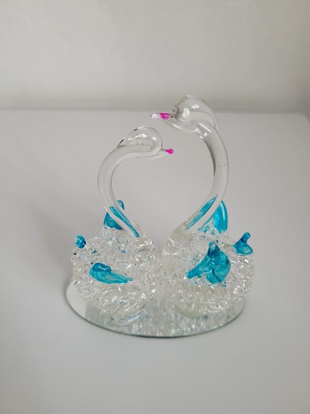Cisnes de vidrio soplado