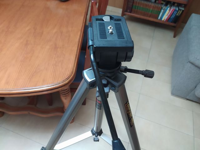 Trípode Profesional Plegable Hasta 165cm