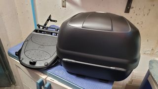 maletin y soporte top case