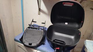 maletin y soporte top case