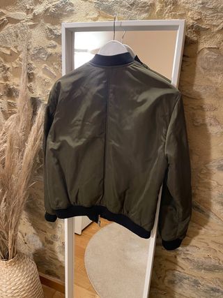 Chaqueta bomber Zara.