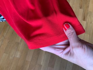 Mono rojo para eventos