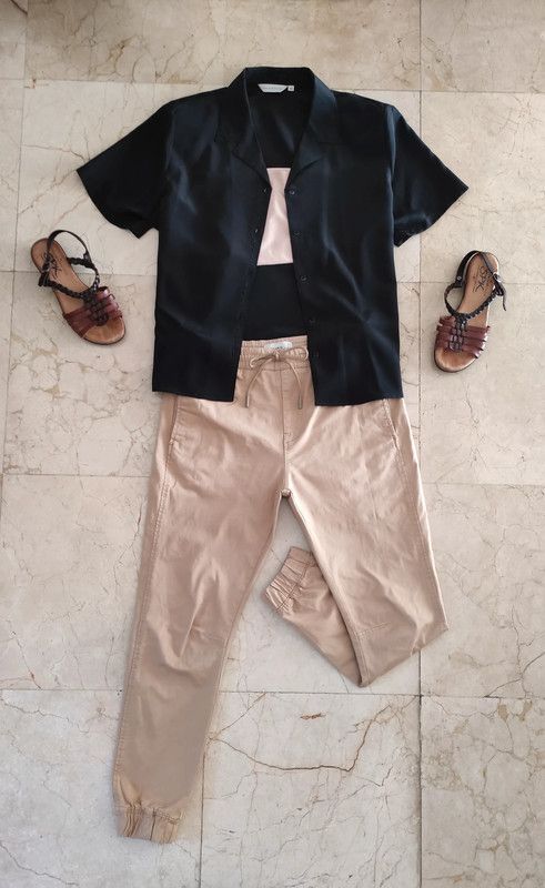 Camisa negra de manga corta talla 48