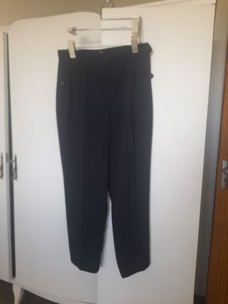 pantalón azul marino