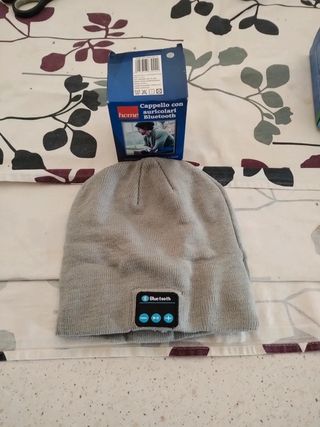 Cappello con auricolari Bluetooh