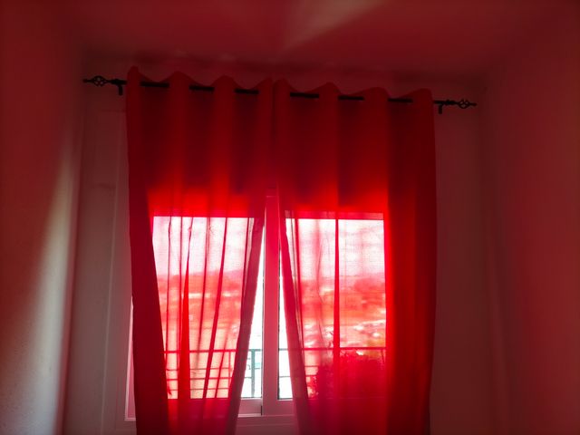 2 cortinas rojas con barra a elegir.