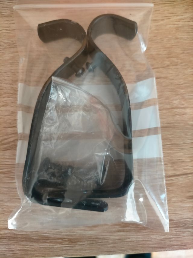 2 cortinas rojas con barra a elegir.