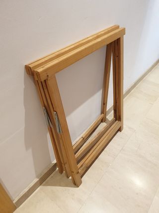 Tablero de madero con caballetes