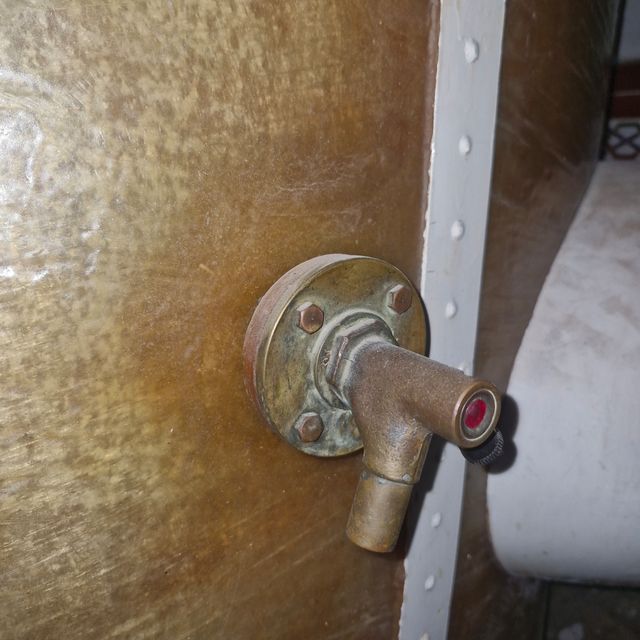 Estantería hierro  rígida/maciza