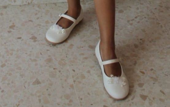 vestido y complementos niña celebración