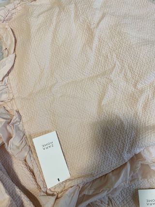 Colcha a estrenar Zara Home - color rosa clarito