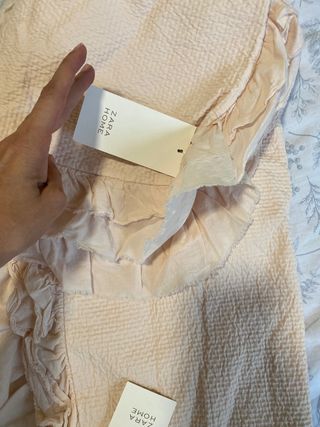 Colcha a estrenar Zara Home - color rosa clarito