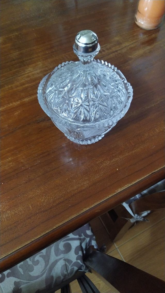 Bombonera cristal tallado