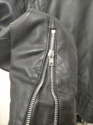 CAZADORA MOTERA ACTUAL NEGRA