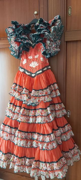 Traje flamenca ó faralaes