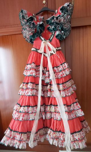 Traje flamenca ó faralaes