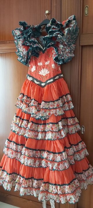Traje flamenca ó faralaes