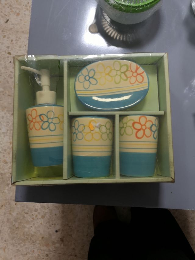 accessori da bagno e spremiagrumi in ceramica!!