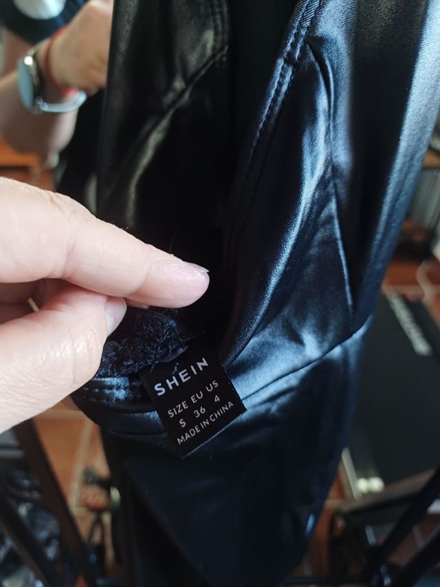 vestido efecto polipiel