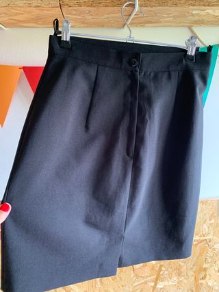 Falda negra vintage