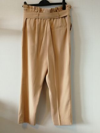 Pantalón lazo beige Zara 