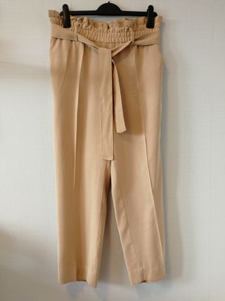 Pantalón lazo beige Zara 