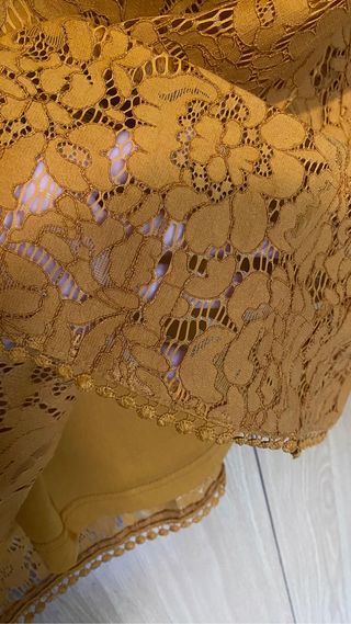Vestido NUEVO encaje cuello cisne