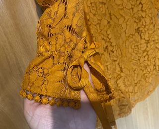 Vestido NUEVO encaje cuello cisne