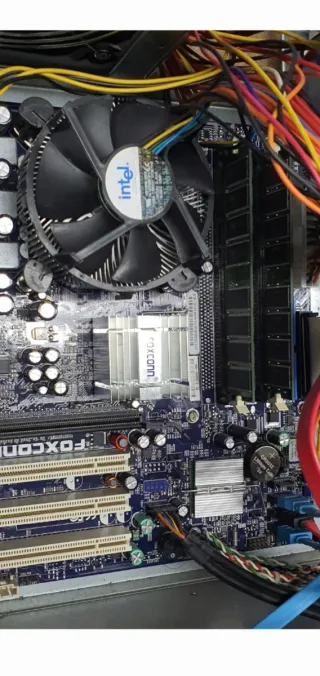 PC retro windows con  XP 32 bits