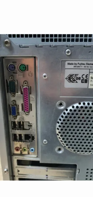 PC retro windows con  XP 32 bits