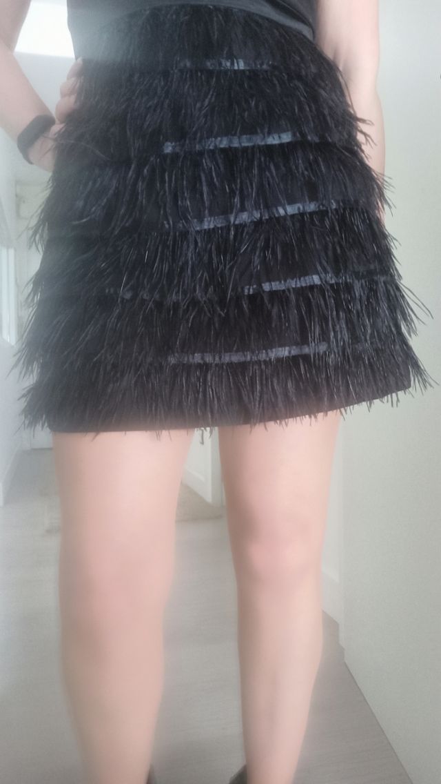 vestido plumas
